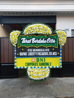 Papan Bunga Duka di Kareko